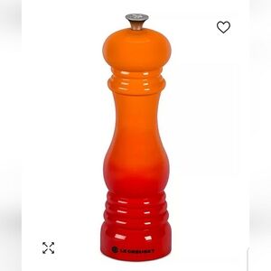 LE CREUSET SALT OR PEPPER MILL WITH ADJUSTABLE GRIND SETTING